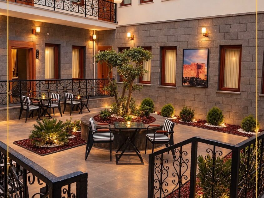 Blackhan-Palace-Hotel11.54.45 (2)